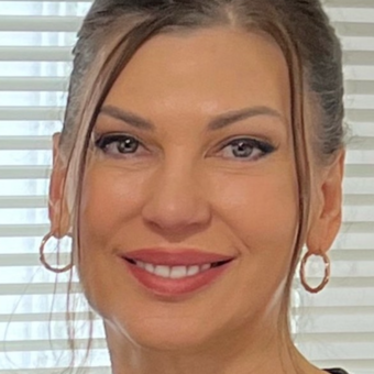 Lis, Senior Dermal Therapist at e-skin