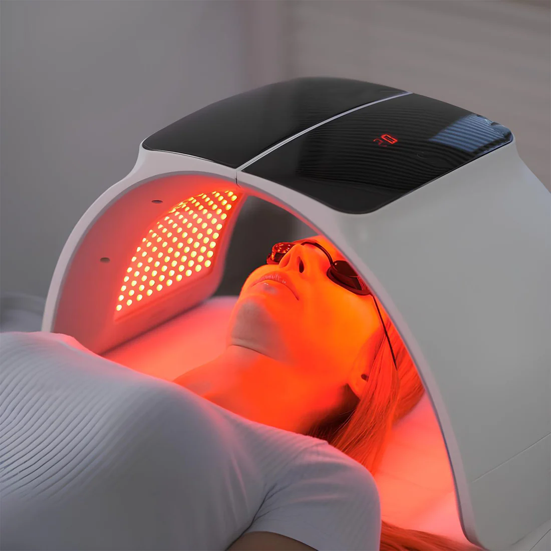Red LED light therapy mask treatment